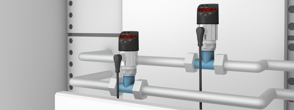 Temperature sensors mounted in Tee-piece monitor media temperature